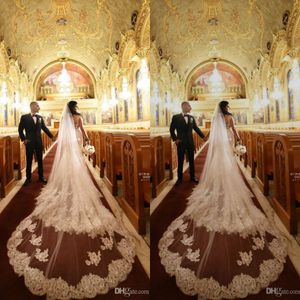 2019 Nuovi veli da sposa Morbido tulle Accessori da sposa Applicazioni in pizzo a uno strato Veli da sposa lunghi con pettini