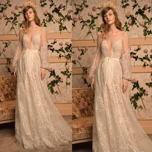 2022 A 라인 플로랄 웨딩 드레스 V 넥 긴 소매 Appliqued 스팽글 레이스 웨딩 드레스 Ruched Tulle Sweep Train Bridal Gown