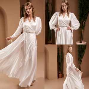 Weiße Brautjungfern-Bademäntel, sexy V-Ausschnitt, lange Ärmel, Satin, Seide, Perlenschärpe, Nachtkleid für Frauen, Hochzeit, Bademantel, Pyjama, Hauskleidung, Sweep-Zug