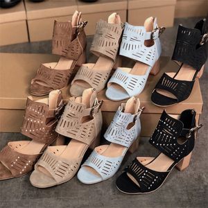 Projektanci Kobiety Sandały Usta Ryby Skórzane buty Seksowne Hollow Out High Heels Buty Platformy Letnie Sandały z klamrą Rozmiar 35-43