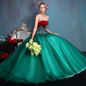Vintage Dark Red Green Quinceanera Prom Klänningar Strapless Blommor Lace Applique Beaded Smycken Boll Gown Prom Formal Dress Long Ball Gowns