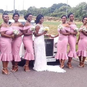 2019アフリカのピンクの人魚の花嫁介添人のドレスオフショルダーサテンのRuched茶の長さとサイズのウェディングパーティードレスの服のメイド