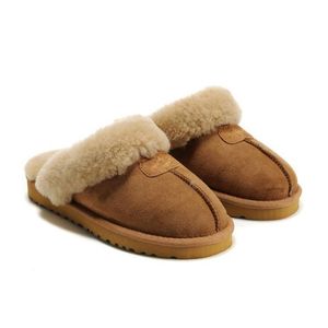 winter slippers Fashion warm leather snow drag Leather boots, women's slippers Have a comfortable wool inside