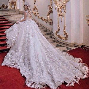 Luxo 3D Floral Apliques Vestidos De Casamento Uma Linha de Renda Sheer Jóia Do Pescoço Sexy Nupcial Vestidos de Tule Capela Longo Vestido de Noiva de Trem