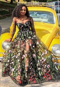 2020 Drukowane kwiaty Koronki Prom Dresses Black Girls Illusion Długie Rękawy Scoop Krótki kombinezon Suknie Wieczór Wear Spodnie Garnitury Koktajl Party