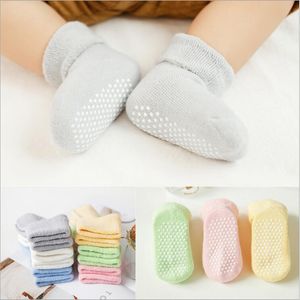 Tjocka toddler strumpor Baby strumpor Anti slip spädbarn Golv strumpor Solid Nyfödda Sneaker Footsocks Boys Girl Footwear Baby kläder 6 färger C6411