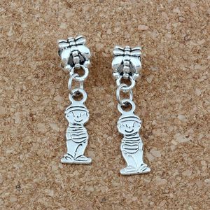 150 sztuk / partii Antique Silver Cute Little Boy Alloy Urok Wisiorki na biżuterię do produkcji bransoletka Naszyjnik DIY Akcesoria 6.8x30.2mm A-515A