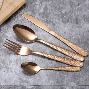 Abito da tavola per hotel in acciaio inossidabile Coltello da cucina occidentale addensato Coltelli Forchette e cucchiai Set di quattro pezzi Utensili da cucina T9I0082