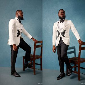 2020 nya kostymer för män mens prom tuxedos passar senaste byxor jacka byxor design smal passform skräddarsy blazer 2 stycken (jacka + byxor + bowtie)