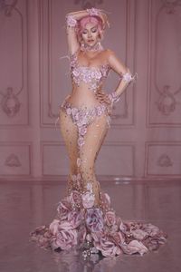 ピンクの花のパターンラインストーンロングドレス女性モデルキャットウォークシースルートレーニングドレスバースデー祝賀会の歌手ウェディングコスチューム