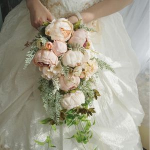 1 Stück Braut hält Blumen, künstliche Blumen, Hochzeit, Brautstrauß, Wassertropfen, Wasserfall