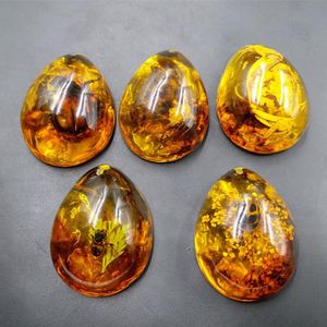 Wholesale Natural Ice Insect Amber Pendant Butterfly Water Drop Pendant Amber Wax