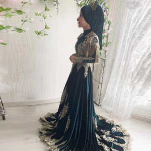 Dark Green A Line Muslim Wedding Dresses Beading Tassel Gold Lace Arabic Turkish Wedding Gowns Sweep Train Satin robes de mariée