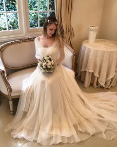 Elegancka Ivory A Line Backless Suknie Ślubne Bez Ramiączek Szyi z Szal Szal Bridal Suknie Szyfonowe Sweep Train Robe de Mariée