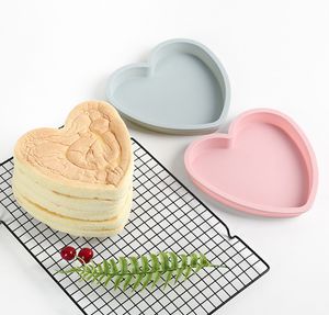 The latest love rainbow cake 8 inch fruit cake heart-shaped mold non-stick silicone baking tray household baking tools