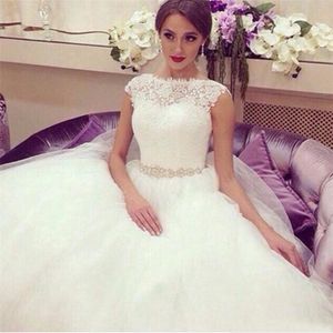 2020 Prinzessin Hochzeitskleid Romantisches Ballkleid Kristallschärpe Brautkleider Spitze Vintage Brautkleider Vestido De Novia Knöpfe hinten