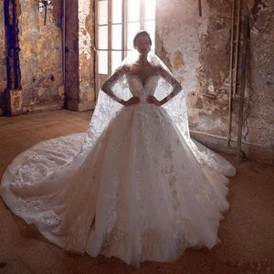 Ny design Modern Ball Gown Wedding Dresses Arabic Sweetheart Crystal Beaded Long Långärmade Sparkly African Plus Size Formella Brudklänningar