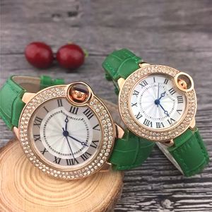 Luxuriöse Herren- und Damenuhren mit goldenem Gehäuse und Diamant-Lederarmband, Quarzwerk, Kleideruhr, Modemarken-Designeruhr, bestes Geschenk für Liebhaber