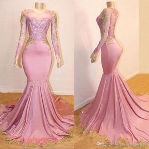 2022 Charming Pink Sheer Long Sleeves Mermaid Long Prom Dresses Gold Lace Applique Sweep Train Formal Party Evening Gowns BC0589