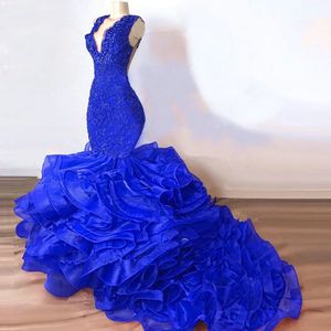 Puffy Royal Blue Organza Suknie wieczorowe kobiety 2021 Aplikacja koronkowa z koralikami głębokie marszki na dekolty