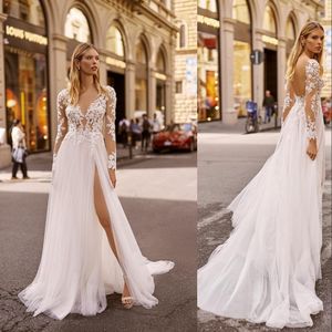 Abiti da sposa sexy Summer Beach Boho maniche lunghe A Line Split gioiello collo Illusione applicazioni di pizzo abiti da sposa senza schienale in chiffon con perline