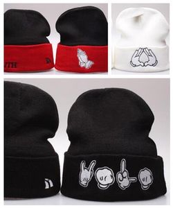 Wholesale Personality Ty Beanies Courageレア左サイドメンズフラッグカスタムニットビーニーキャップ、左サイドガーフィールドPOM POMビーニー、ホットクリスマスセール