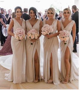 Tanie Druhna Suknie Linia Szyfonowa Długość podłogi Głębokie V Neck Wedding Guests Gowns Plus Size Custom