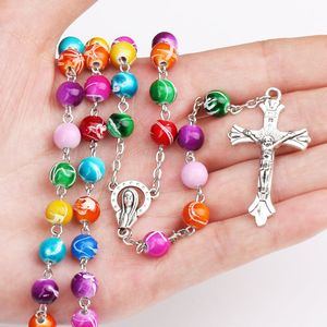 Nuovo religioso cattolico Arcobaleno Rosario Collane lunghe Ciondolo croce Gesù 8MM Catene di perline Per le donne Moda uomo Gioielli cristiani