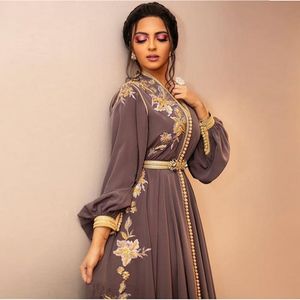 Moroccan Dubai Kaftan Lace Evening Dresses 2020 V Neck Embroidery Appliques Long Formal Dress Full Sleeve Arabic Muslim Party Gowns