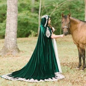 cheap Hunter Green Velvet Wedding Cloak 2020 Wood Hood Lace Applique Long Bridal Cape Bolero Wrap Wedding Accessories