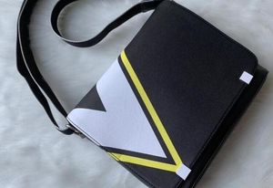 New2022ERT Famous Classic Designer Fashion Men Leather Messenger Bags Cross body Bag School Bookbag Shoulder Bag Briefcase 28CM