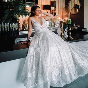 Sparkly Plus Size Lace Backless Wedding Dresses Deep V Neck A Line Appliqued Bridal Gowns Sweep Train robe de mariée