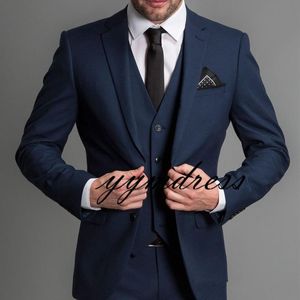 Abiti da uomo da sposa formali blu navy 2019 Nuovi tre pezzi con risvolto dentellato Smoking da sposo su misura per uomo d'affari (giacca + pantaloni + gilet) 8653