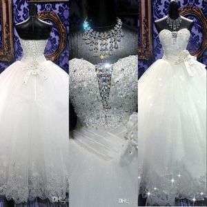 New Vintage Bling Ball Gown Wedding Dresses Sweetheart Lace Appliques Crystal Beaded Pearls Floor Length Bow Sleeveless Formal Bridal Gowns