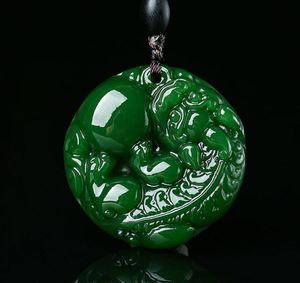Hotan Jade Pixiu Hängsmycke Lucky Pendant Pendant Outer Mongolian Material Vit Jade Transit Holding Ball Skin Hugh P t