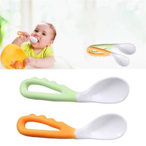 5 pezzi per neonato cucchiaio sicuro per alimentazione solida ciuccio cucchiaio piegante allenamento curvo utensili per mangiare cucchiaio curvo per bambino