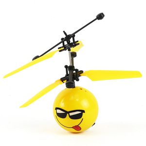 Smiley Face Lating Ball Indukcja Indukcja Mini Samolot Helikopter z LED Lights