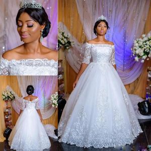 2020 A Line Wedding Gowns Bateau Short Sleeve Lace Up Plus Size Wedding Dresses Floor Length Tulle Lace Applique Bridal Gowns