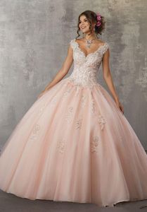 2020 Rosa V-ringad Quinceaneara Klänningar Balklänning vestidos de quinceanera Nyckelhål Rygg söta 16 klänningar Golvlängd Balklänningar