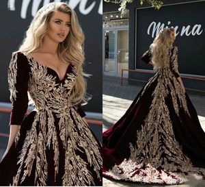 Bourgogne Velvet Long Prom Dresses V Neck Gold Beading Spets Appliqued Plus Size aftonklänning en linjepartklänningar