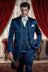 Mode Eine Taste Blau Stickerei Bräutigam Smoking Stehkragen Männer Anzüge 3 stücke Hochzeit Prom Blazer (Jacke + Hosen + weste) W490