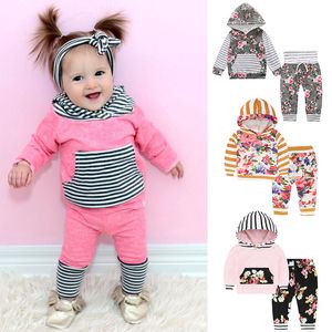 12 Stili Tuta da bambino INS Felpa con cappuccio per bambini + Pantaloni Set di abbigliamento Abiti con stampa a righe floreali Outwear Boy Girls Baby Set Abbigliamento per bambini M685