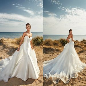 Elegant Mermaid Wedding Dresses Strapless Sleeveless Ruched Satin Tulle Boho Bridal Dress Sweep Train Custom Made Beach Bridal Gown