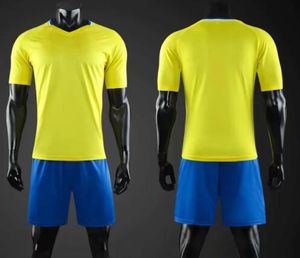 Diferentes homens personalizados vestuário de futebol feitos sob encomenda Jersey conjuntos com shorts uniformes de roupas kits esportes de desporto de desporto de malha dos homens esportes jérseis