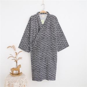 Sleepwear Men's Cotton Gaze Robe Loose Thin Style Bathrobe Japanese Kimono Sleepwear Mens Hooded Robes Vneck Pyjama Bath Robe