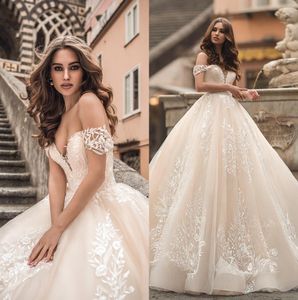 Champagne Lace Ball Gown Bröllopsklänningar 2020 från axel Tulle Appliques Court Train Bridal Gowns Robes de Mariée