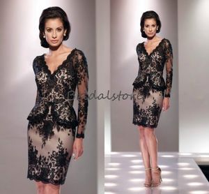 Elegant Short Mother Of The Bride Dresses With Sleeves Sexy V Neck Knee Length Lace Groom Mother Evening Formal Wear Skirt 2020 Outfit