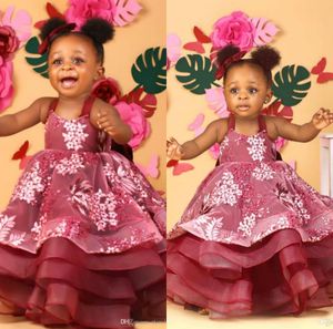 Koronki Cute Flower Girl Sukienki Wielopoziomowe Spódnice Tulle Appliqued Halter Little Girls Pageant Dress First Communion Suknie Suknie