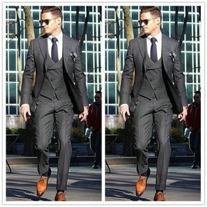 Nya Populära Grå Mens Bröllop 3 Piece Suits Groom Groomsmen Tuxedos Man Blazers Jacka Skräddarsy Män Klänning (Jacka + Byxor + Vest + Tie) 420