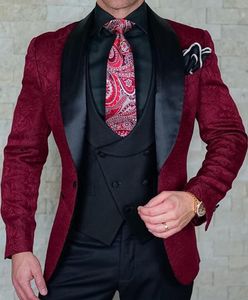 Moda Burgonya Kabartma Damat smokin Şal Yaka Damat Blazer Erkekler Örgün Suit Balo Parti takımları (Ceket + Pantolon + Kravat + Yelek) 65